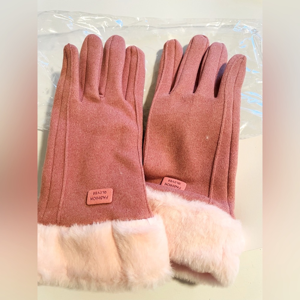 Women's Fuzzy Winter Gloves with Letter Patches